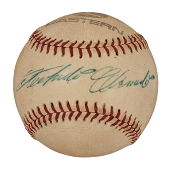 Outstanding  Roberto Clemente Single Signed Baseball -PSA/DNA MINT 9 Signature